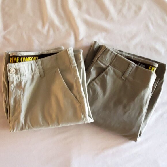 2 Pairs of Lee Extreme Comfort Men's Shorts Size 34 - Picture 1 of 9